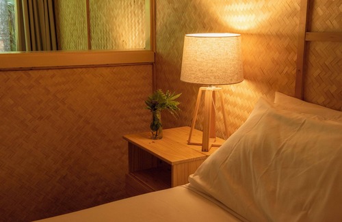 Suffolk Park Hotel | Beachfront Queen Motel Apartment With Pool