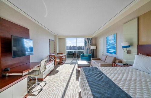 Sunny Isles Beach Hotel | Beachfront Resort Suite w/ Amazing Luxe Amenities