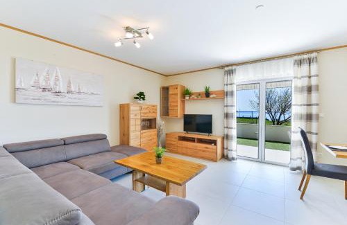 Privlaka Villa | Beachfront Reiterer Villa V1 with Jacuzzi 30 meters from the Beach - CROWONDER LUXURY RENT