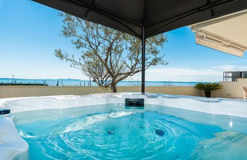 Privlaka Villa | Beachfront Reiterer Villa V3 with Jacuzzi 30 meters from the Beach - CROWONDER LUXURY RENT
