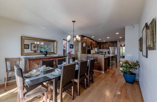 Zephyr Cove Casa | Beachfront Retreat | Sweeping Lake Views | Sleeps 10