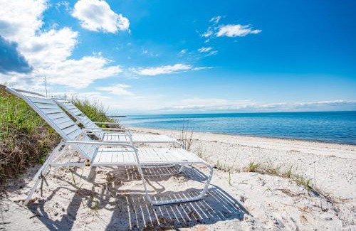 Wading River Casa | Beachfront Romance: Rustic Home w/Private Beach