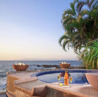 Zona sur Villa | Beachfront Sagitario Villa in Puerto Vallarta!