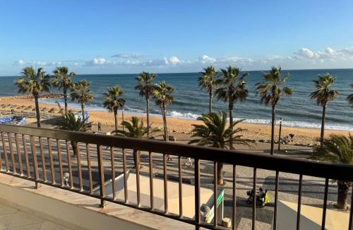 Cavacos Apartamento | Beachfront Sea View 2BR Apartment in a prime location