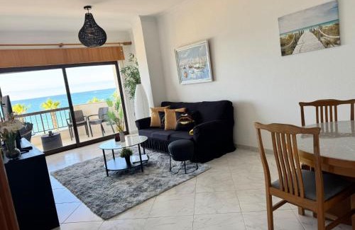 Cavacos Apartamento | Beachfront Sea View 2BR Apartment in a prime location