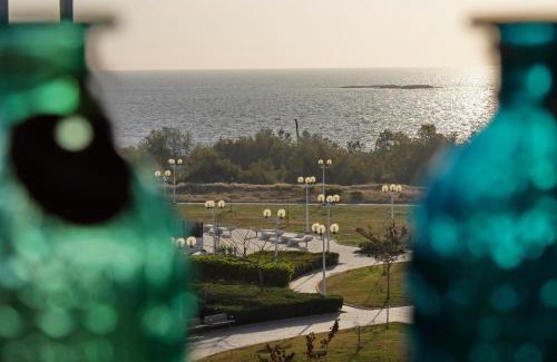Nahariya Apartamento | Beachfront Sea View Dream Escape - 3BR with Mamad