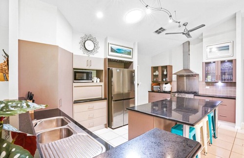 Wonga Beach Casa | Beachfront Serenity at Wonga Beach- Coastal Luxury Awaits: Stunning Beachfront Retreat with Pool and Spacious Living!