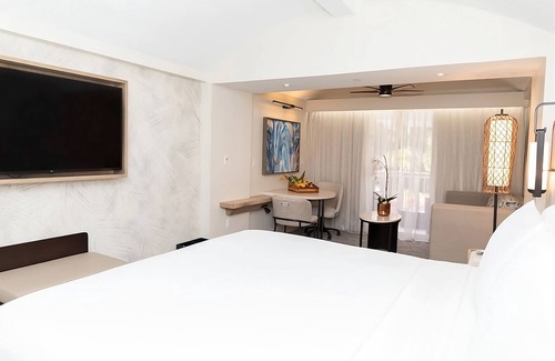 Isla Verde Hotel | Beachfront Serenity: Your Welcoming Room Awaits by the Sea | Ideal For Couple