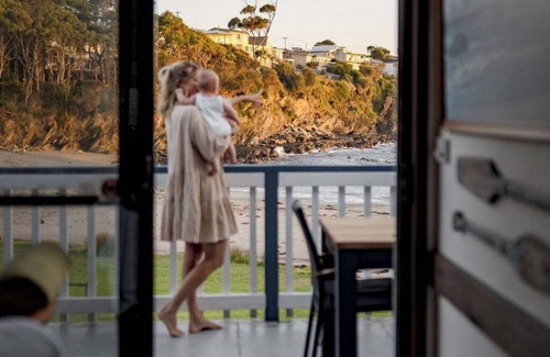 Malua Bay Casa | Beachfront Shack · Malua Bay - Beachfront - Pet Friendly - EV Charger