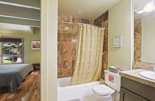 Incline Village Casa | Beachfront Ski Cabin in Incline Village, Lake Tahoe