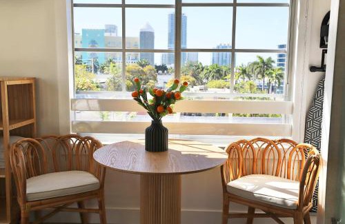South Pointe Apartamento | Beachfront South of Fifth Suite on Ocean Drive Miami Beach