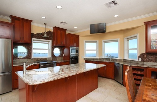 San Luis Casa | BEACHFRONT, spacious, & family-friendly
