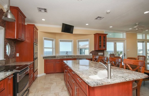 San Luis Casa | BEACHFRONT, spacious, & family-friendly
