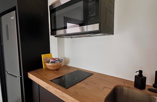 Hatillo Apartamento | Estudio espacioso + Piscina privada Frente al Mar