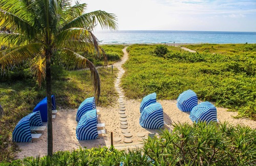 Palm Beach Shores Apartamento | Beachfront Studio w/ Ocean Views