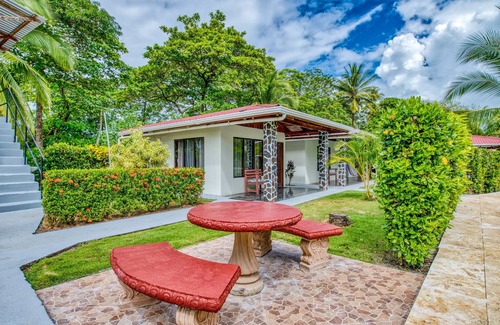 Parrita Casa | Beachfront Studio 2, Playa Palo Seco