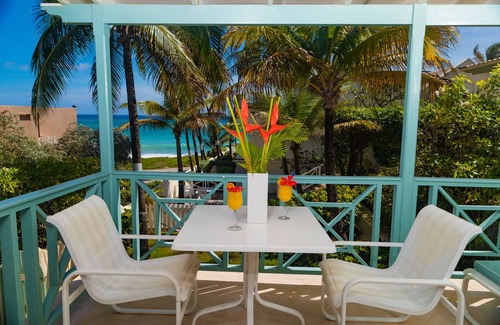 Silver Sands Apartamento | Estudio frente a la playa en el piso superior en la finca Inchcape Seaside Villas