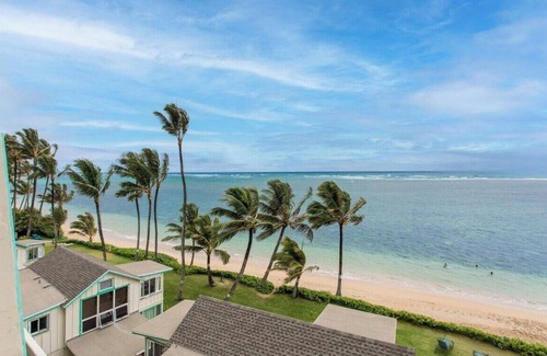 Punaluu Condominio | Beachfront Studio w Amazing Views