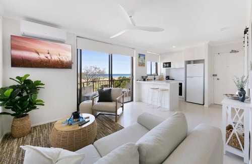 Coolangatta Apartamento | Beachfront Studio with Balcony & Stunning Views