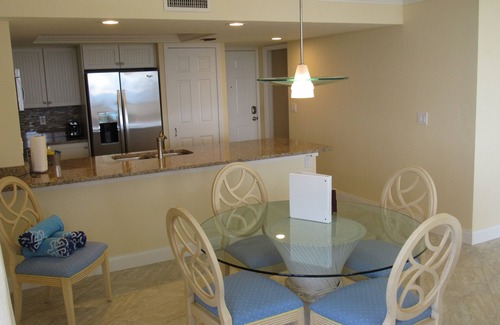 Punta Rassa Condominio | Esquina impresionante Condo-Sanibel Harbor Unit 431