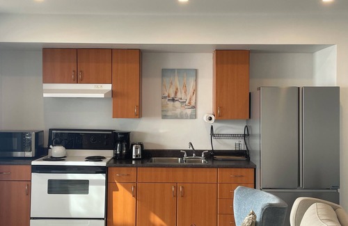 White Rock Casa | Beachfront Suite