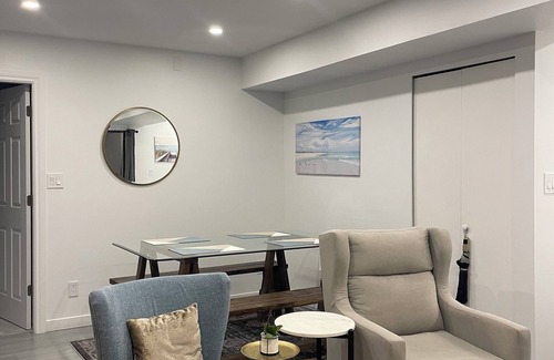 White Rock Casa | Beachfront Suite