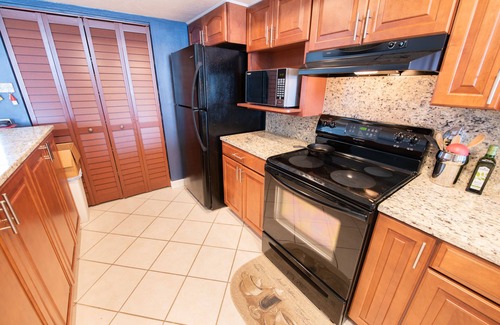 Indian Harbour Beach Condominio | Alquiler de vacaciones frente al mar, con increíbles vistas al mar!