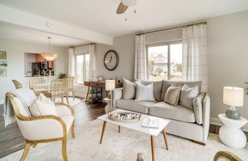 Beachwalk Apartamento | Beachfront Saint Helena Island Condo with Amenities!