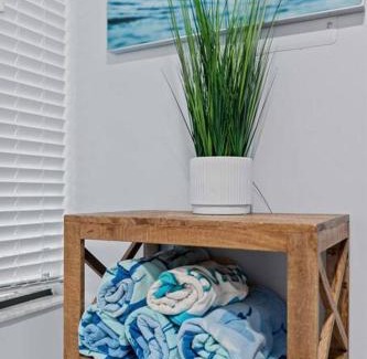 St. Augustine Beach Apartamento | Beachfront resort Heated Pool 3King beds 85in TV BBQ