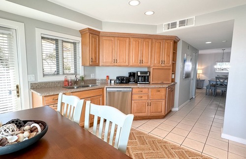 Beach Lagoon Condominio | BEACHFRONT VILLA WITH OCEAN VIEWS! NEAR GOLF, DINING, SHOPPING HILTON HEAD