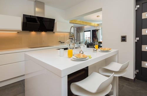 Okrug Gornji Villa | Beachfront Villa Azzurro With Pool