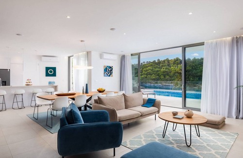 Splitska Villa | Beachfront Villa Charisma with Pool