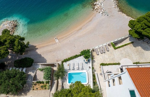 Medici Villa | Beachfront Villa Del Mar with a private pool