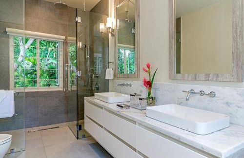 Tower Isle Villa | Beachfront Villa in Tower Isle Private Paradise