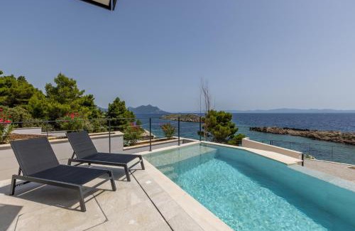 Orebic Villa | Beachfront villa Luce with seaview and pool
