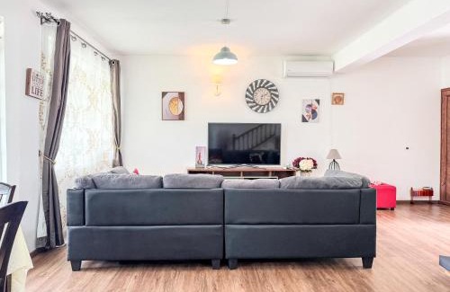 Mont Choisy Villa | Beachfront Villa near Mont Choisy Beach