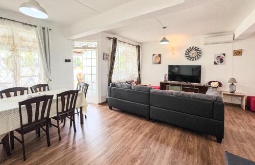 Mont Choisy Villa | Beachfront Villa near Mont Choisy Beach