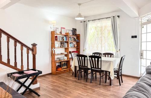 Mont Choisy Villa | Beachfront Villa near Mont Choisy Beach