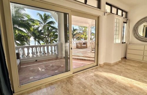 Soliman Bay Villa | Beachfront Villa on white sand, Chef Service Available