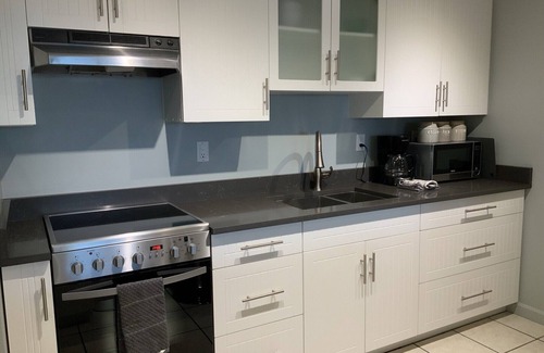Regional District of Nanaimo Condominio | Beachfront Walk-out in the Heart
