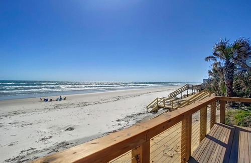 Sea Dunes Apartamento | Beachfront with large deck Pool Sea Dunes Sailfish A2