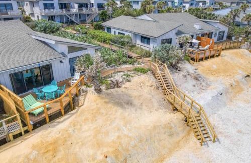 Sea Dunes Apartamento | Beachfront with large deck Pool Sea Dunes Sailfish A3