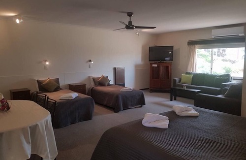 Rivoli Bay Hotel | Beachport Motor Inn
