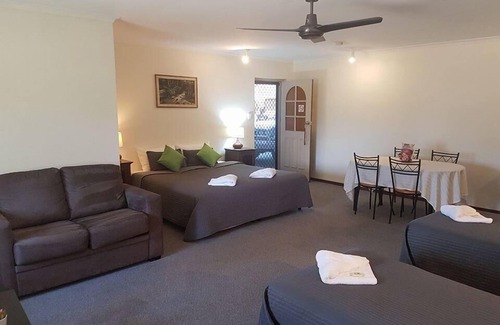 Rivoli Bay Hotel | Beachport Motor Inn