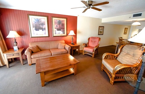 Capri Isle Condominio | Beachside 1BR Condo w/ Balcony Views