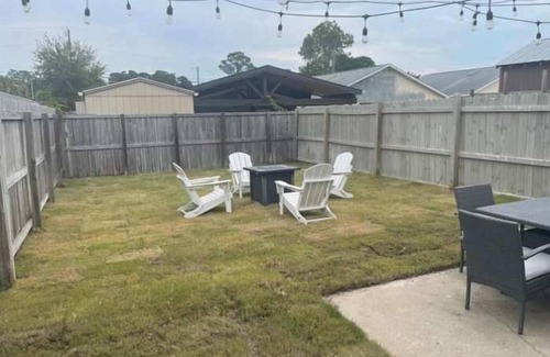 Holiday Beach Casa | Beachside 1BR Oasis – Walk to Panama City Beach!