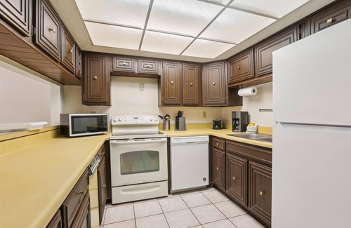 Crescent Beach Apartamento | Beachside 2br/2ba Condo w/Pool, Balcony & Boat Parking in St. Augustine