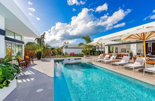 Long Bay Hills Villa | Beachside 4 Bedroom Villa with Pool and Resort Amenities - White Villas - v9