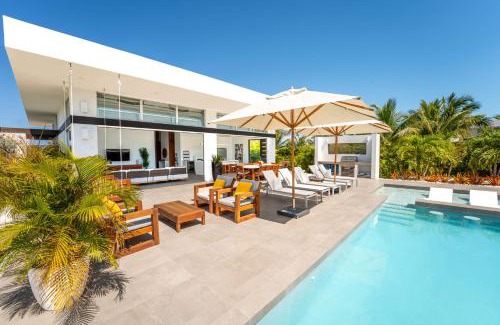Long Bay Hills Villa | Beachside 4 Bedroom Villa with Pool and Resort Amenities - White Villas - v9