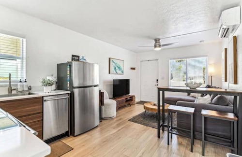 Capri Isle Apartamento | Beachside 4-Private Suites in Treasure Island